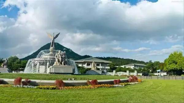 高端拉床,專用機床,內(nèi)拉床,外拉床,數(shù)控機床,自動化生產(chǎn)線,工業(yè)機器人 高端拉床,專用機床,內(nèi)拉床,外拉床,數(shù)控機床,自動化生產(chǎn)線,工業(yè)機器人