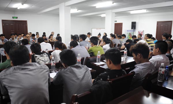 高端拉床,專用機(jī)床,內(nèi)拉床,外拉床,數(shù)控機(jī)床,自動化生產(chǎn)線,工業(yè)機(jī)器人,拉床,拉刀,自動化