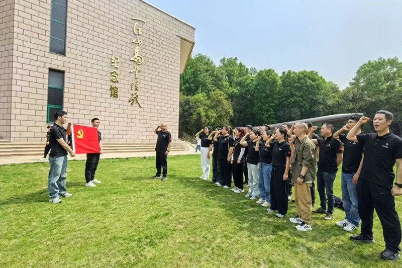 拉床,拉刀,自動化,高端拉床,專用機床,內拉床,外拉床,數(shù)控機床,自動化生產線,工業(yè)機器人