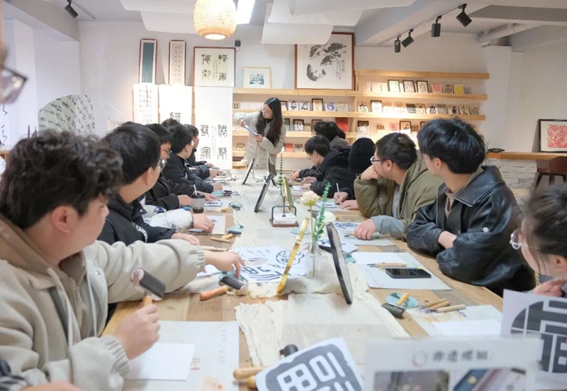 拉床,拉刀,自動化,高端拉床,專用機床,內(nèi)拉床,外拉床,數(shù)控機床,自動化生產(chǎn)線,工業(yè)機器人