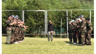 高溫下的“熔煉”——記暢爾小青年的一天